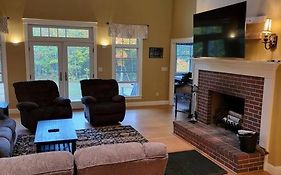 5 Bedroom Bethel Maine Home